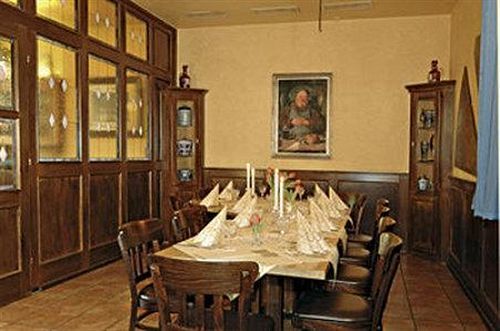 Brauhotel Jan Van Werth نيوس المطعم الصورة