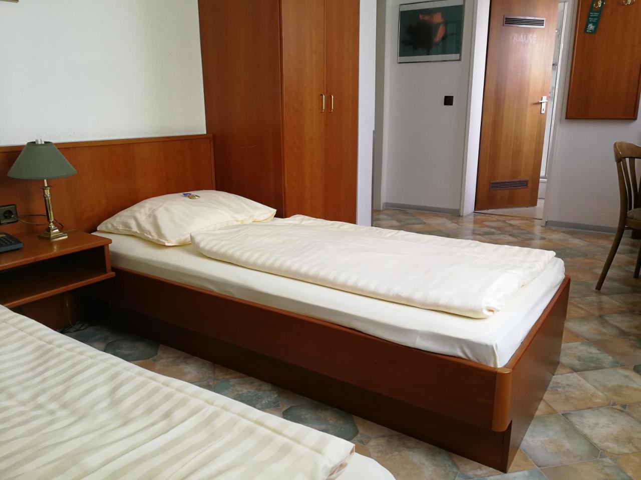 Brauhotel Jan Van Werth نيوس المظهر الخارجي الصورة